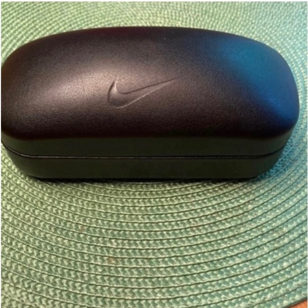 New Nike large size sunglass / eyeglass case